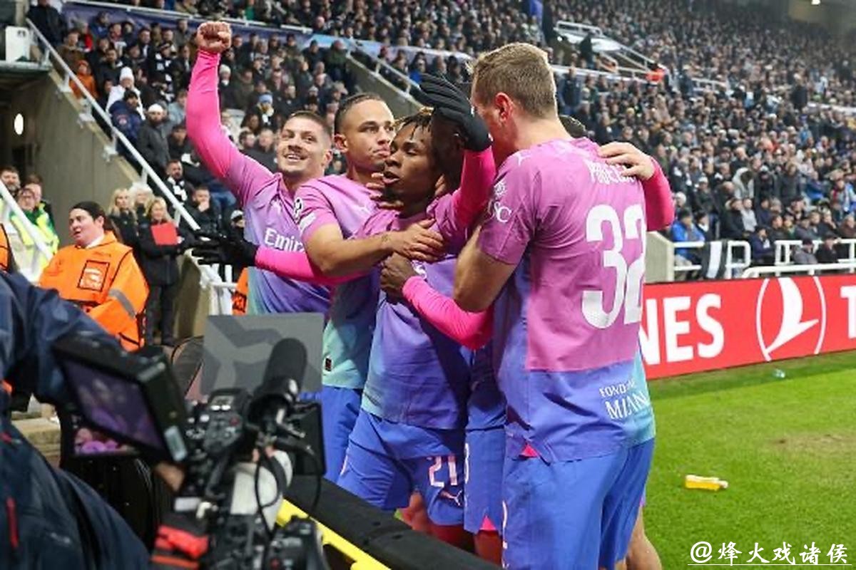 欧冠-AC米兰2-1逆转送纽卡斯尔排名第三将战欧联杯 欧冠-AC米兰2-1逆转送纽卡斯尔排名第三将战欧联杯