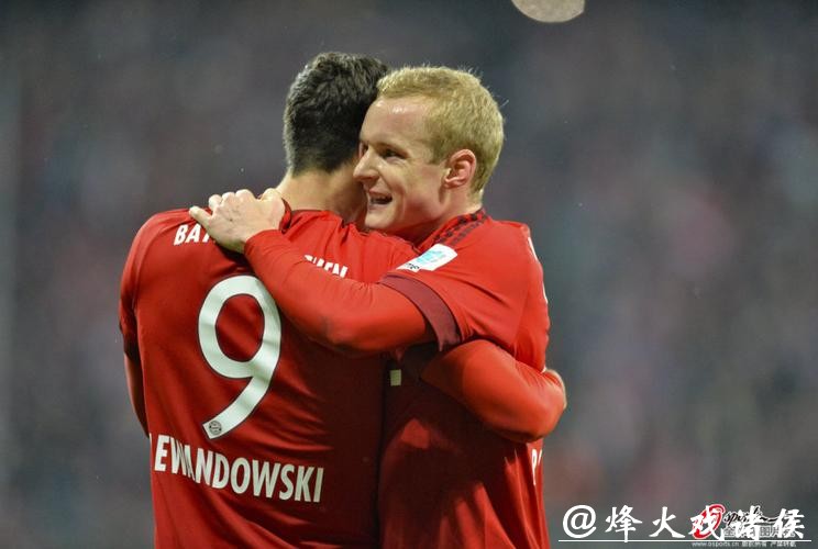 德甲-莱万传射穆勒蒂亚戈连场破门 拜仁5-0大胜 德甲-莱万传射穆勒蒂亚戈连场破门 拜仁5-0大胜