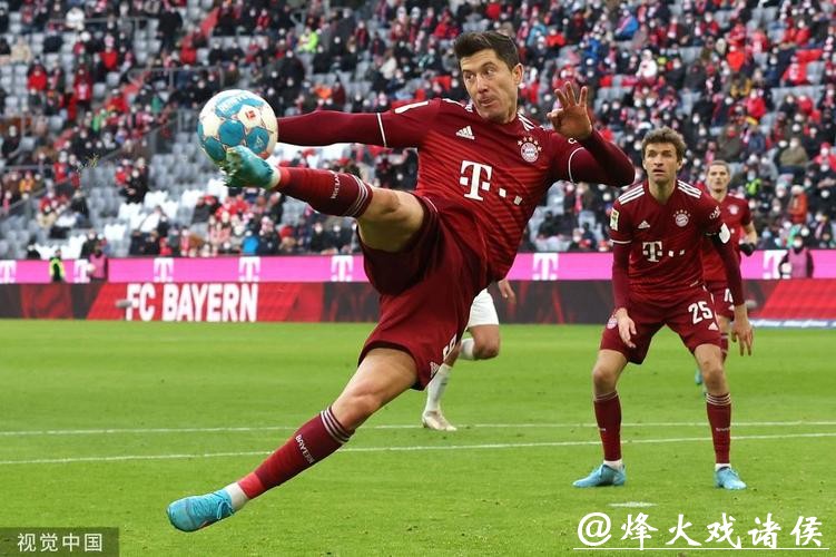 德甲-莱万传射穆勒蒂亚戈连场破门 拜仁5-0大胜 德甲-莱万传射穆勒蒂亚戈连场破门 拜仁5-0大胜